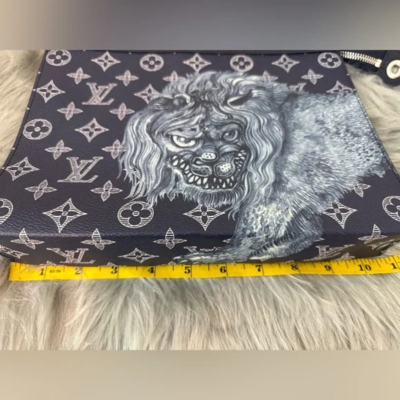 ❌❌SOLD ❌❌ Louis Vuitton x Chapman Brothers Lion Monogram Clutch 10.5x8x2 - Picture 12 of 12